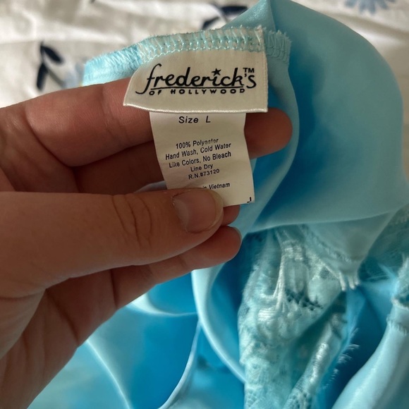 Lingerie slip cami - Picture 3 of 3